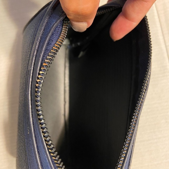 BCBG Maxazria cosmetic bag - Picture 10 of 10